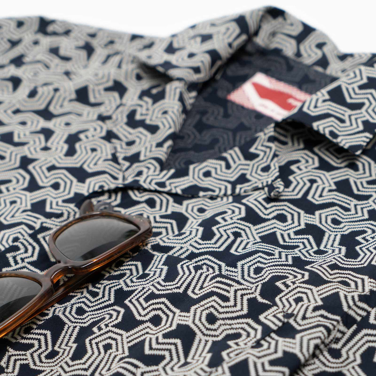 Camicia maniche corte - stampa greca fondo blu scuro