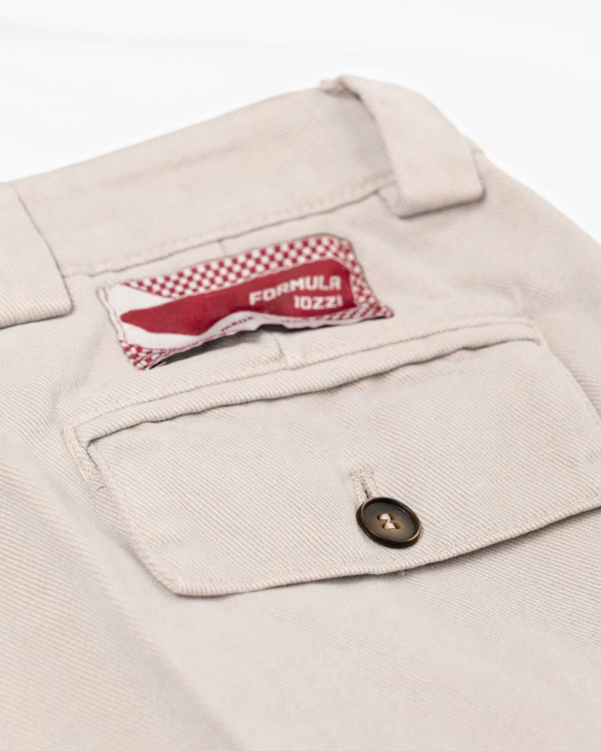 Pantaloni con 2 pince - Panna